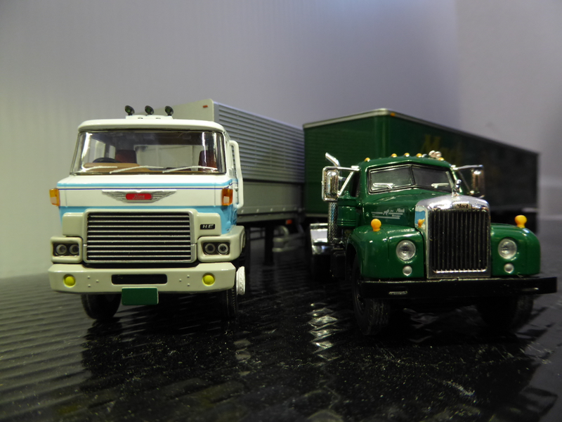 Illustration for article titled Hot Sixty 4th: Truckin' Thursday with Tomica Trailer